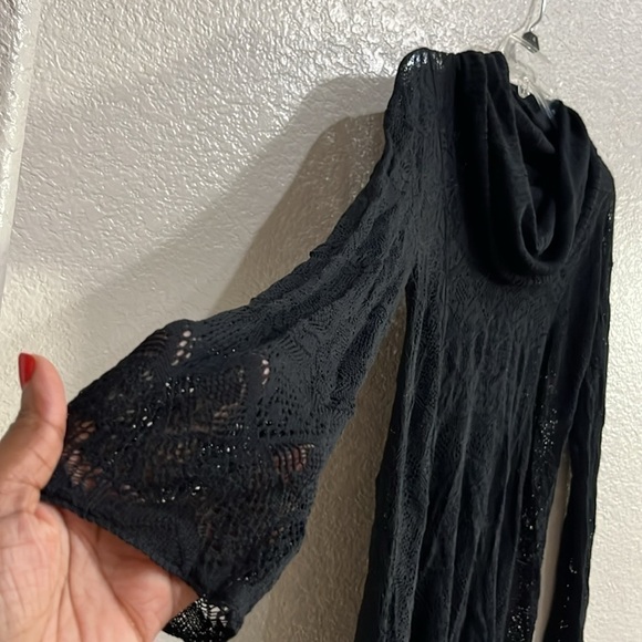 Umgee USA Lace Cowl Neck High-Low Hem Tunic Sweater Black  Size Small - Picture 3 of 12